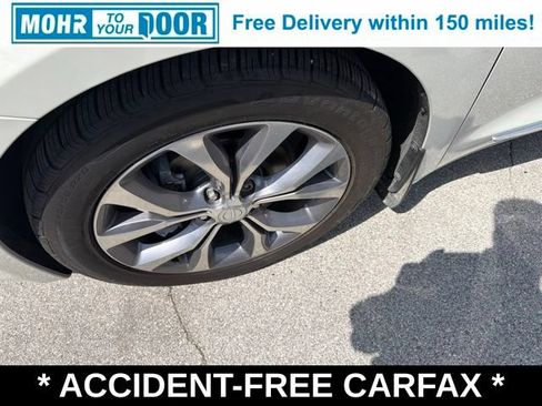 Used 2019 Chrysler Pacifica Limited w/ Advanced Safetytec Group FWD image 11