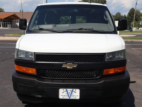 Used 2018 Chevrolet Express 2500 Extended RWD image 12