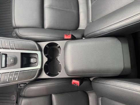 Certified 2020 Porsche Macan AWD/4WD image 17