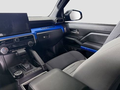 Certified 2025 Toyota Tacoma TRD Off-Road image 23