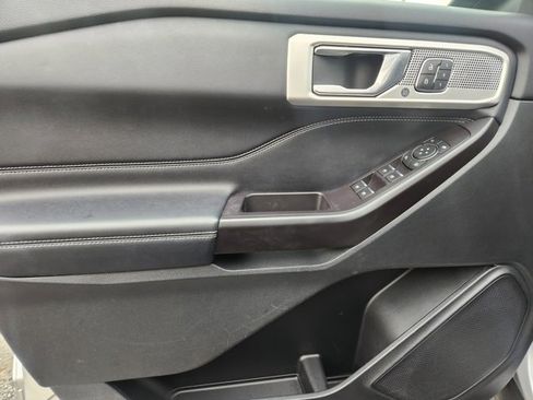 Used 2020 Ford Explorer Limited image 21