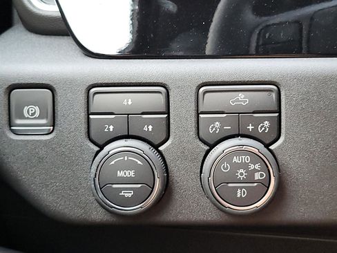 New 2024 Chevrolet Silverado 2500 LT image 17