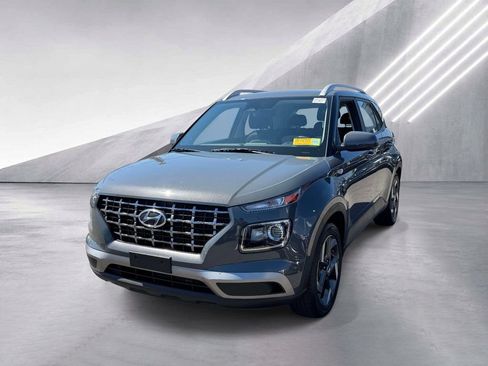 Certified 2023 Hyundai Venue SEL w/ Cargo Package FWD image 4