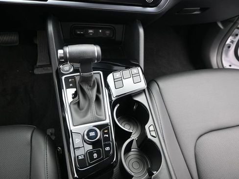 Used 2025 Kia Sportage EX FWD image 7