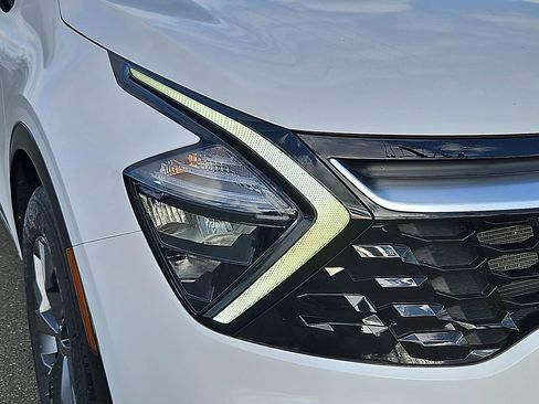 Certified 2023 Kia Sportage SX image 9