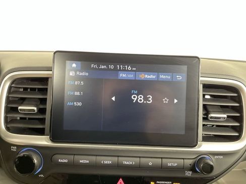 Certified 2025 Hyundai Venue SEL image 22