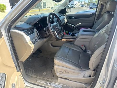 Used 2018 GMC Yukon XL SLT w/ HD Trailering Package AWD/4WD image 3