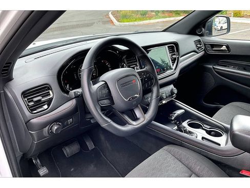 Used 2025 Dodge Durango GT AWD/4WD image 14