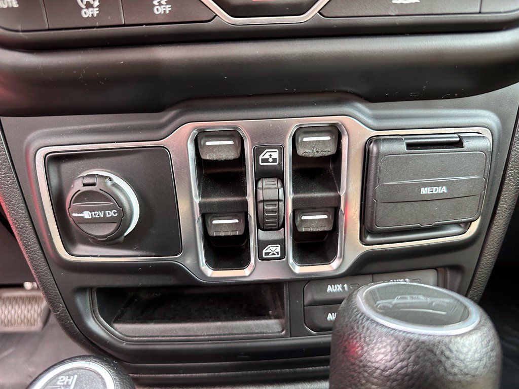 Used 2020 Jeep Gladiator Sport w/ Quick Order Package 24S AWD/4WD image 34
