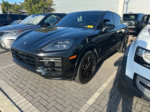 Used 2026 Porsche Cayenne S AWD/4WD image 1