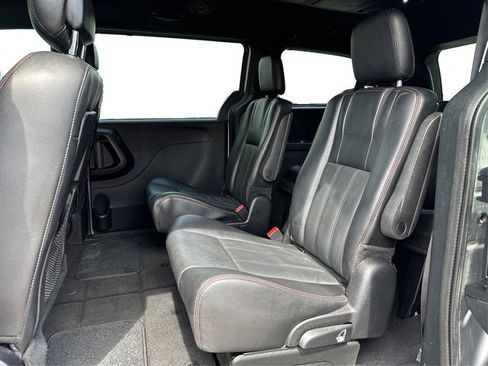 Used 2015 Dodge Grand Caravan R/T FWD image 11