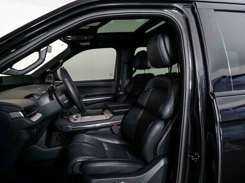 Used 2025 Lincoln Navigator Reserve w/ Jet Appearance Package image 16