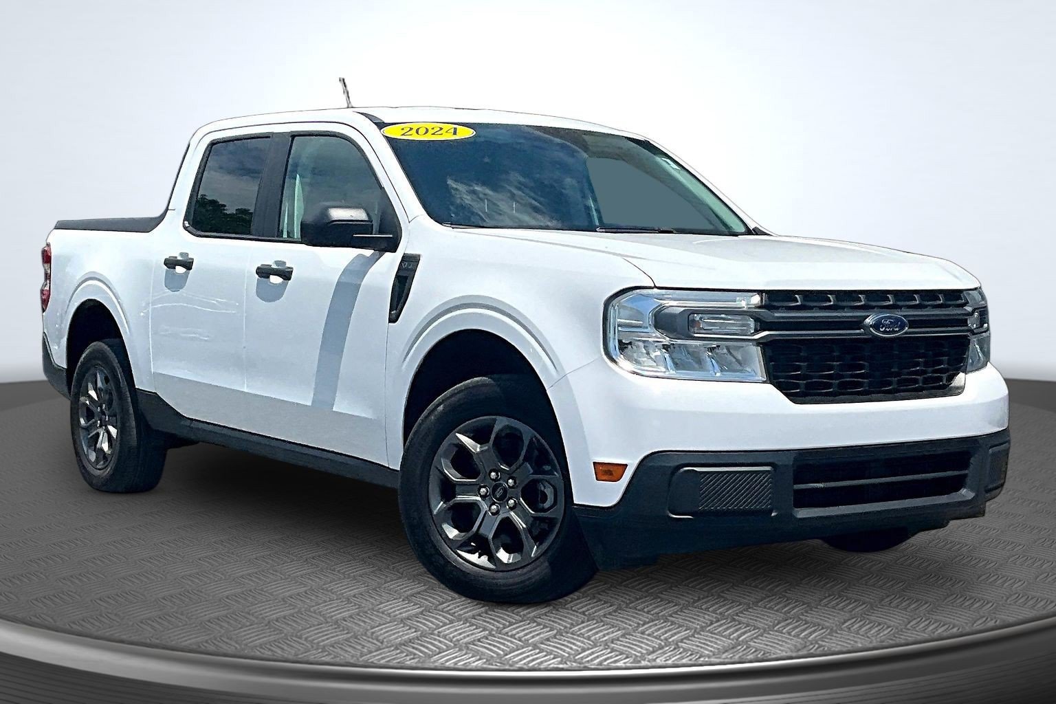 Used 2024 Ford Maverick XLT FWD image 3
