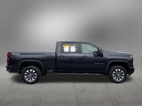 Used 2024 Chevrolet Silverado 2500 Custom w/ Custom Value Package image 5