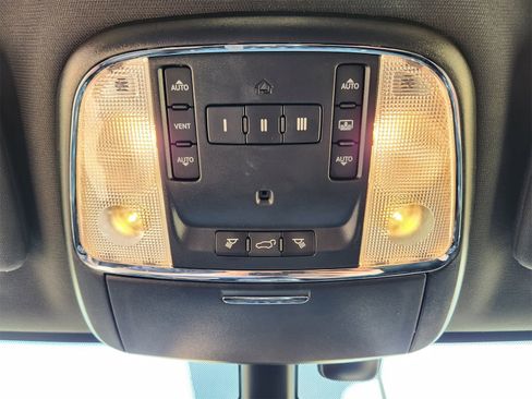 Used 2018 Jeep Grand Cherokee Overland image 35