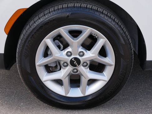 Used 2025 Kia Soul LX FWD image 15