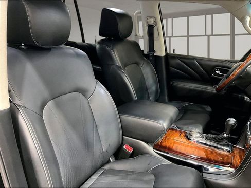 Used 2017 INFINITI QX80 4WD w/ Deluxe Technology Package image 8