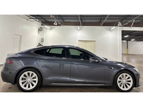 Used 2018 Tesla Model S 100D AWD/4WD image 9