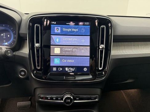 Certified 2025 Volvo XC40 B5 Plus image 17