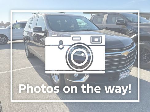 Used 2021 Chevrolet Traverse LT FWD image 1