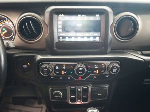 Used 2019 Jeep Wrangler Unlimited Sport S image 6