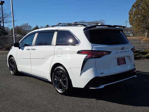 Certified 2024 Toyota Sienna XSE image 7