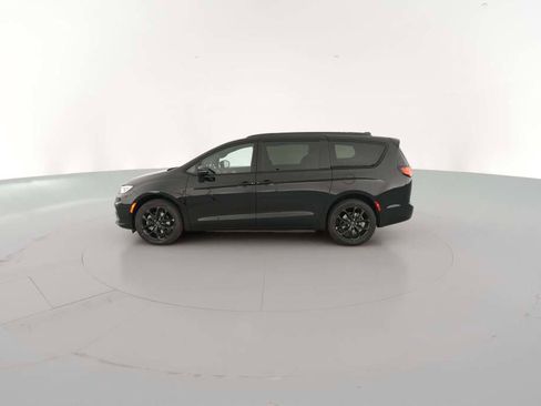 New 2026 Chrysler Pacifica Limited w/ S Appearance Package image 6