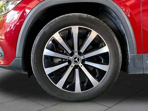 Used 2021 Mercedes-Benz GLA 250 4MATIC w/ Premium Package image 10