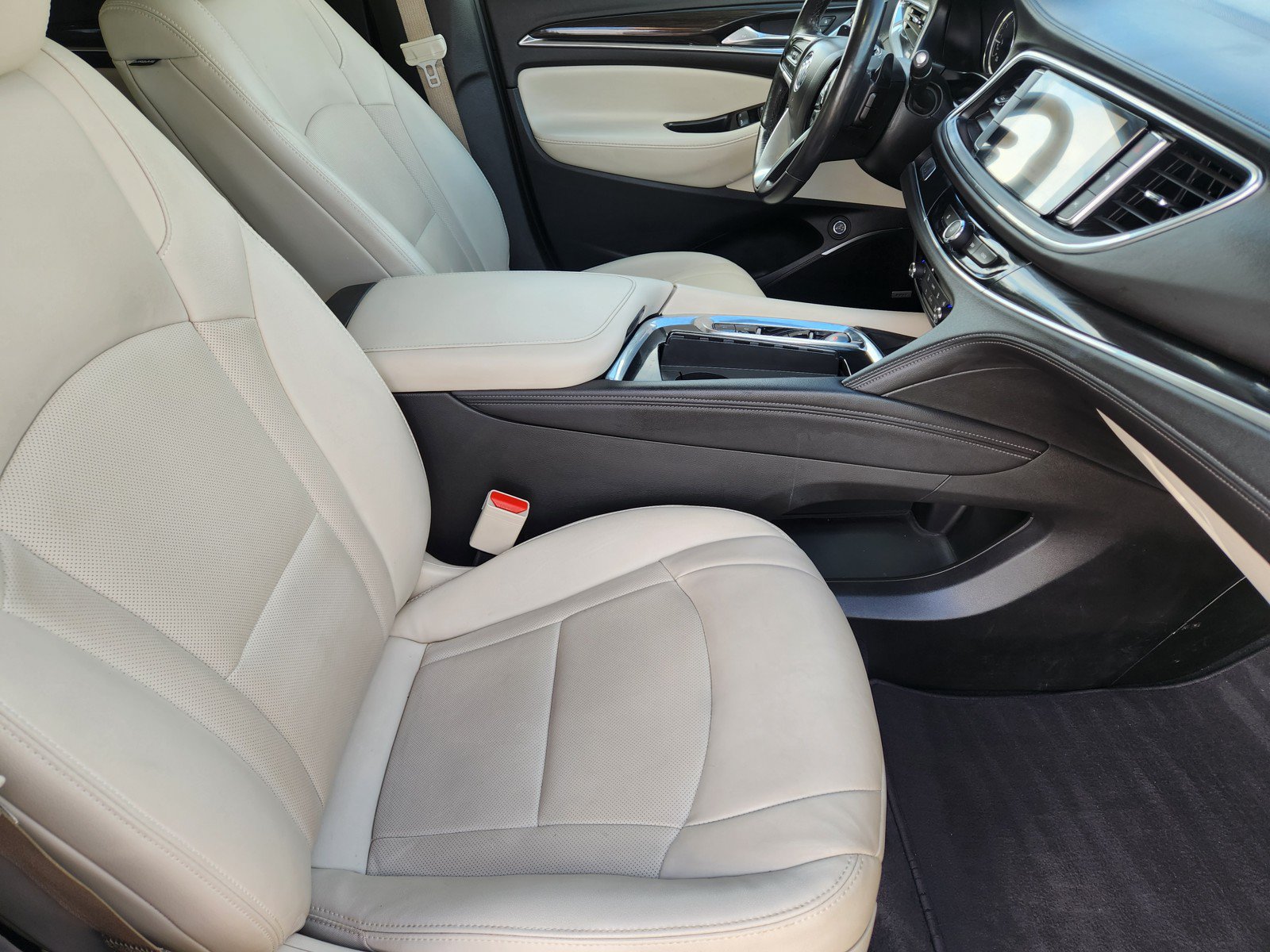 Used 2023 Buick Enclave Essence w/ Experience Buick Package FWD image 12