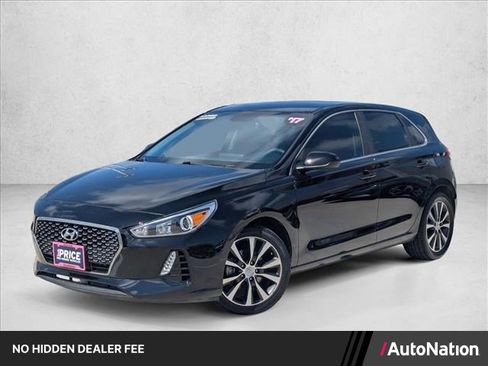 Used 2019 Hyundai Elantra GT FWD image 1