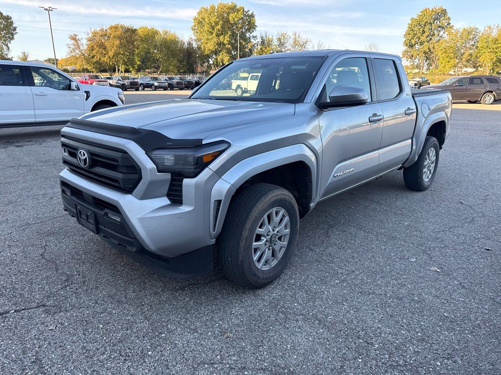 Used 2024 Toyota Tacoma SR5 AWD/4WD image 3