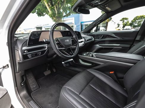 Used 2024 Cadillac Lyriq Sport AWD/4WD image 19