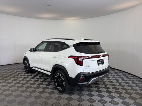 Certified 2024 Kia Seltos SX w/ SX Sunroof Package AWD/4WD image 8