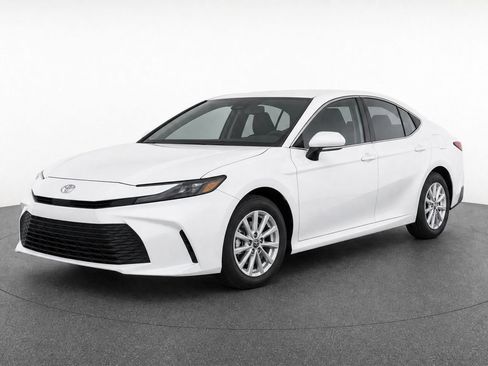 Used 2025 Toyota Camry LE FWD image 1