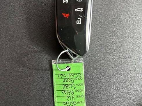 Used 2025 Volkswagen Atlas Peak Edition SE image 31