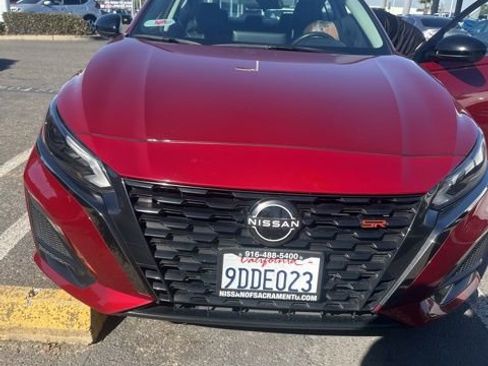 Used 2023 Nissan Altima 2.5 SR w/ SR Premium Package image 1