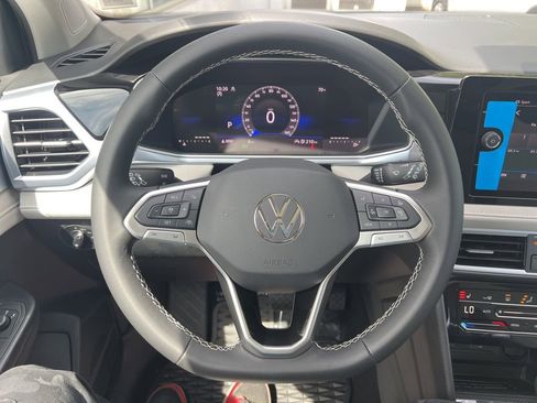 New 2025 Volkswagen Taos SE image 28