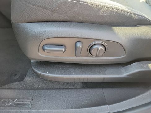 Used 2024 Chevrolet Equinox LT FWD image 20