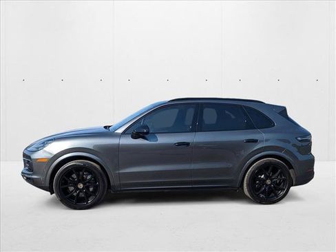 Used 2023 Porsche Cayenne S image 9