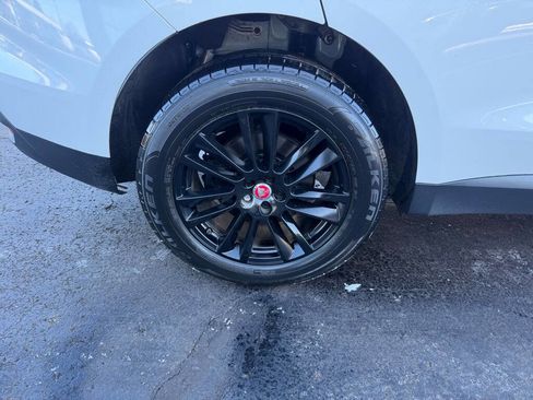 Used 2017 Jaguar F-PACE Prestige image 10