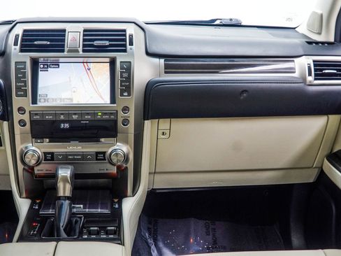 Used 2020 Lexus GX 460 Premium w/ Premium Package AWD/4WD image 15