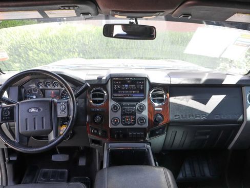 Used 2015 Ford F250 Lariat w/ Lariat Ultimate Package AWD/4WD image 30
