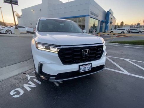 Used 2023 Honda Pilot EX-L image 3