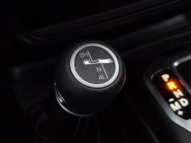 Used 2024 Jeep Wrangler Unlimited Sahara w/ Technology Group AWD/4WD image 26