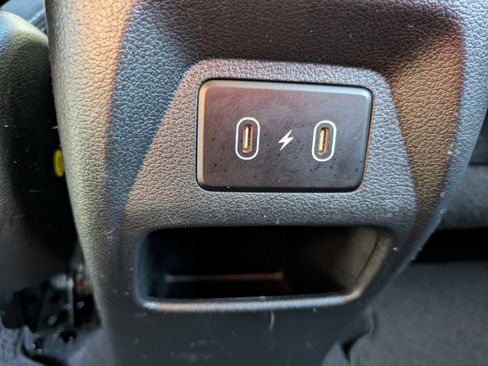 Used 2025 Hyundai Venue SEL FWD image 15