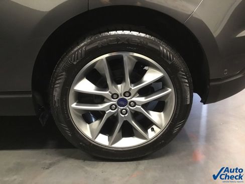 Used 2017 Ford Edge Titanium w/ Equipment Group 302A image 19