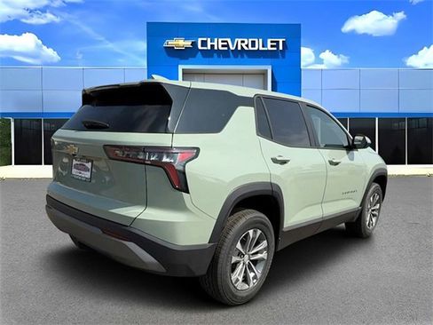 New 2026 Chevrolet Equinox LT w/ Convenience Package II image 3