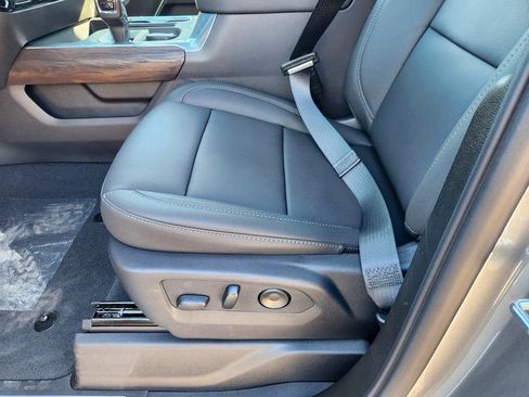 New 2026 GMC Sierra 1500 SLT w/ SLT Premium Plus Package image 8