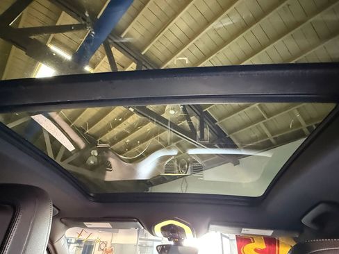 Used 2015 Porsche Macan S image 13