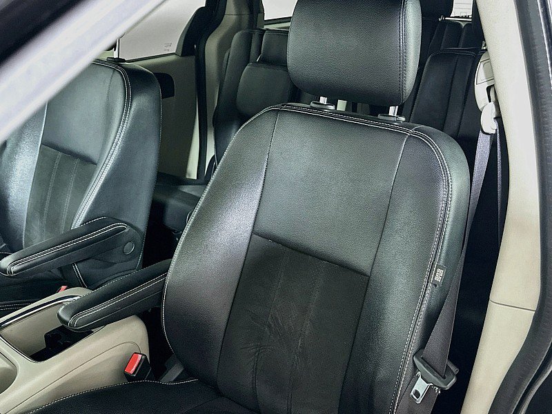 Used 2019 Dodge Grand Caravan SXT FWD image 19